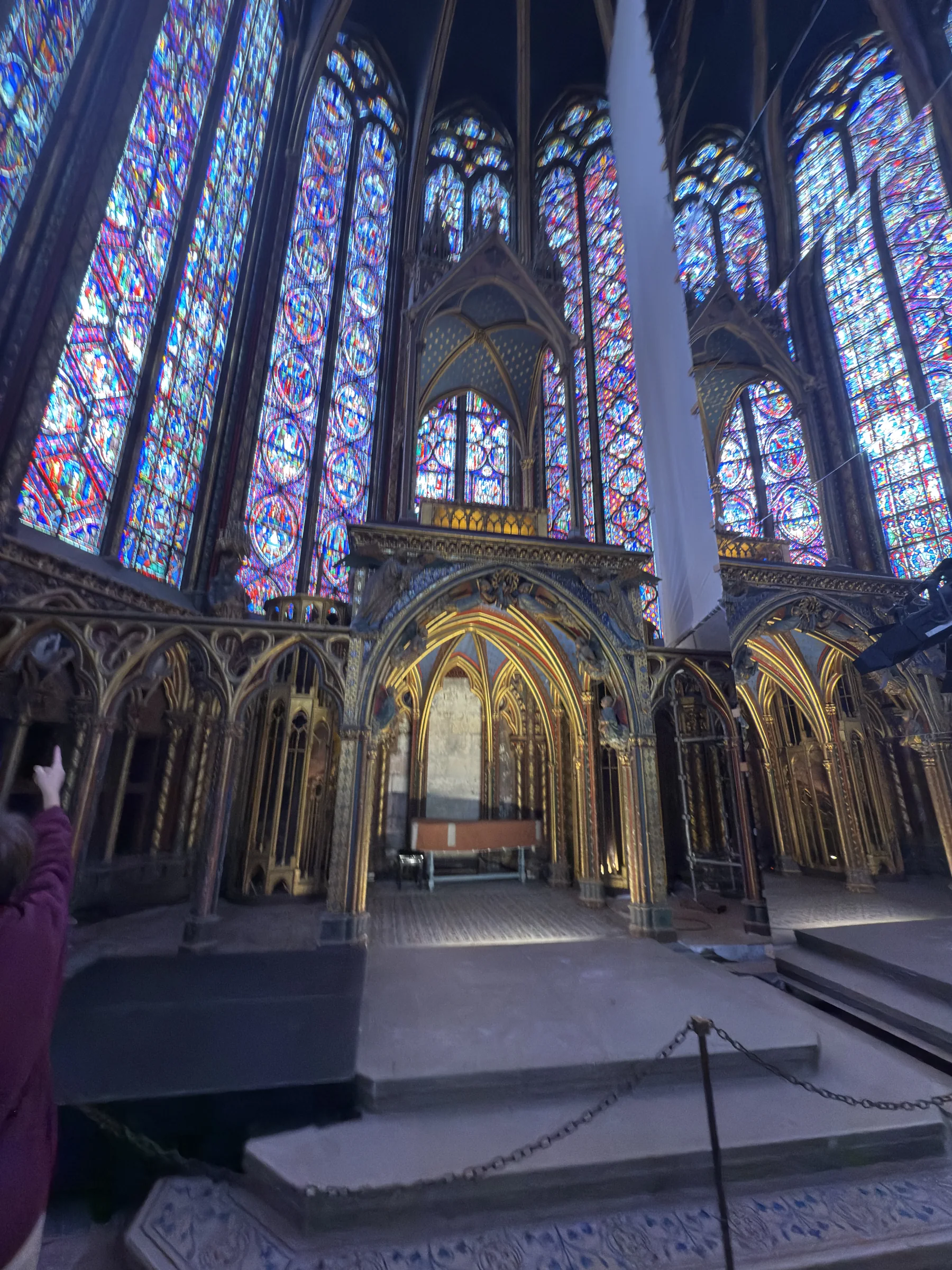 Farbige Glasfenster in Paris